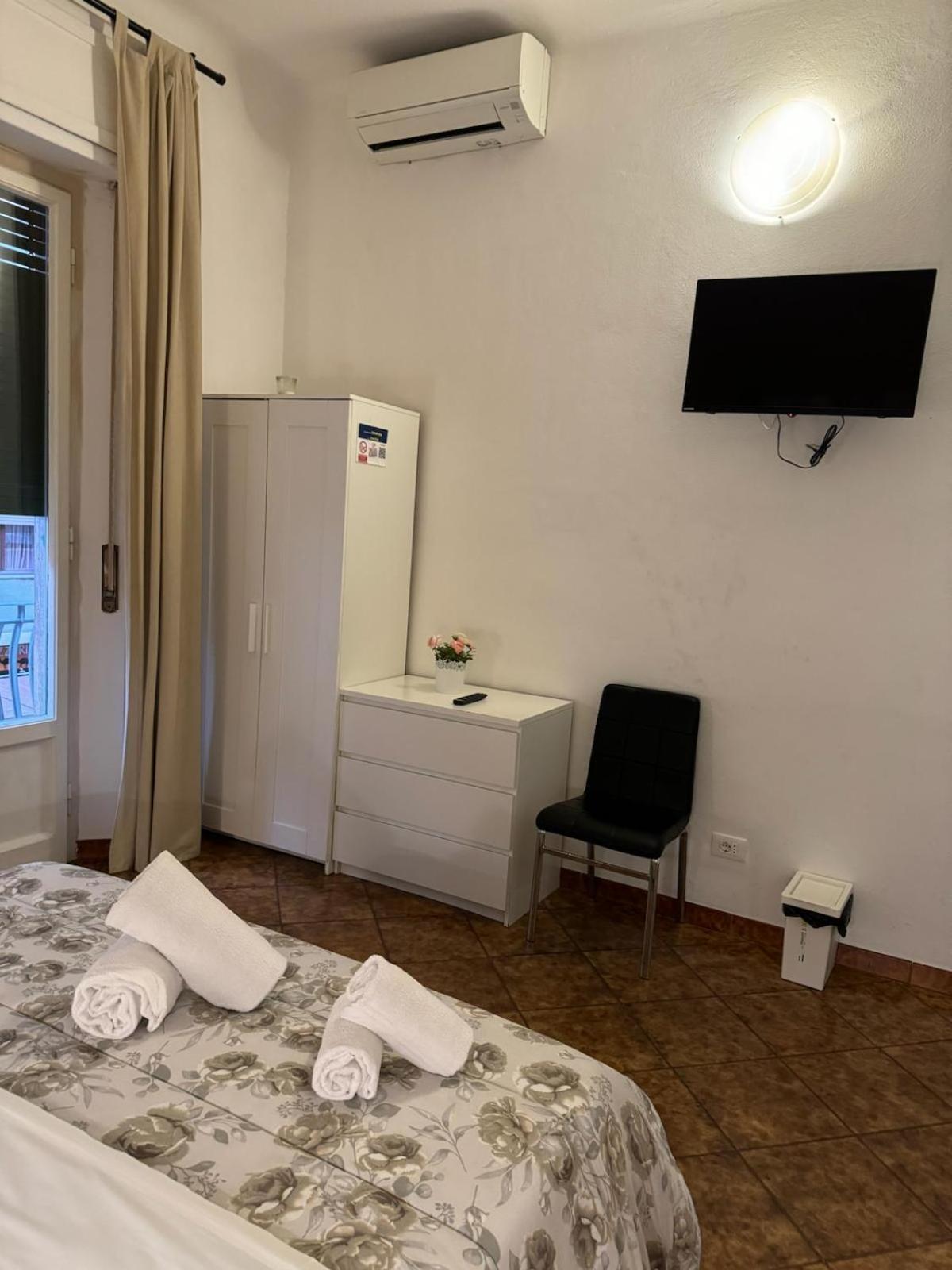 Crown Guest House Pisa Exterior photo