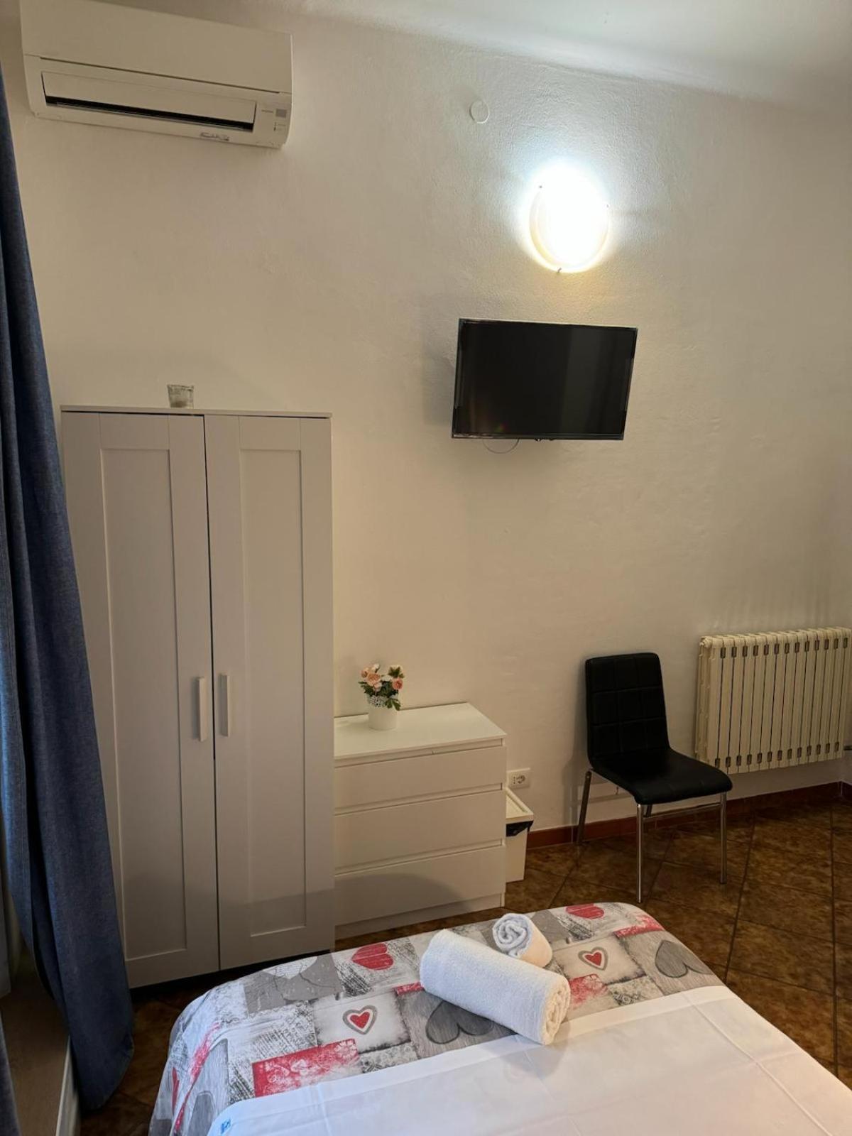 Crown Guest House Pisa Exterior photo