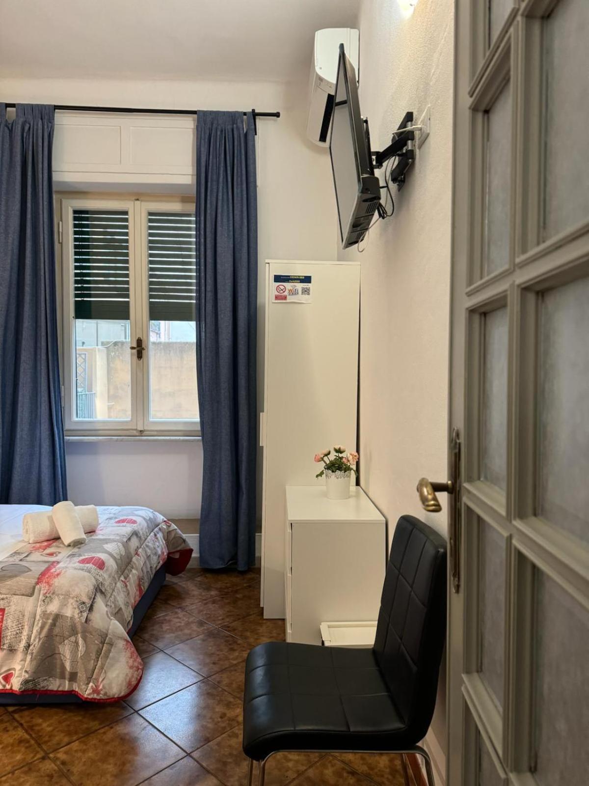 Crown Guest House Pisa Exterior photo
