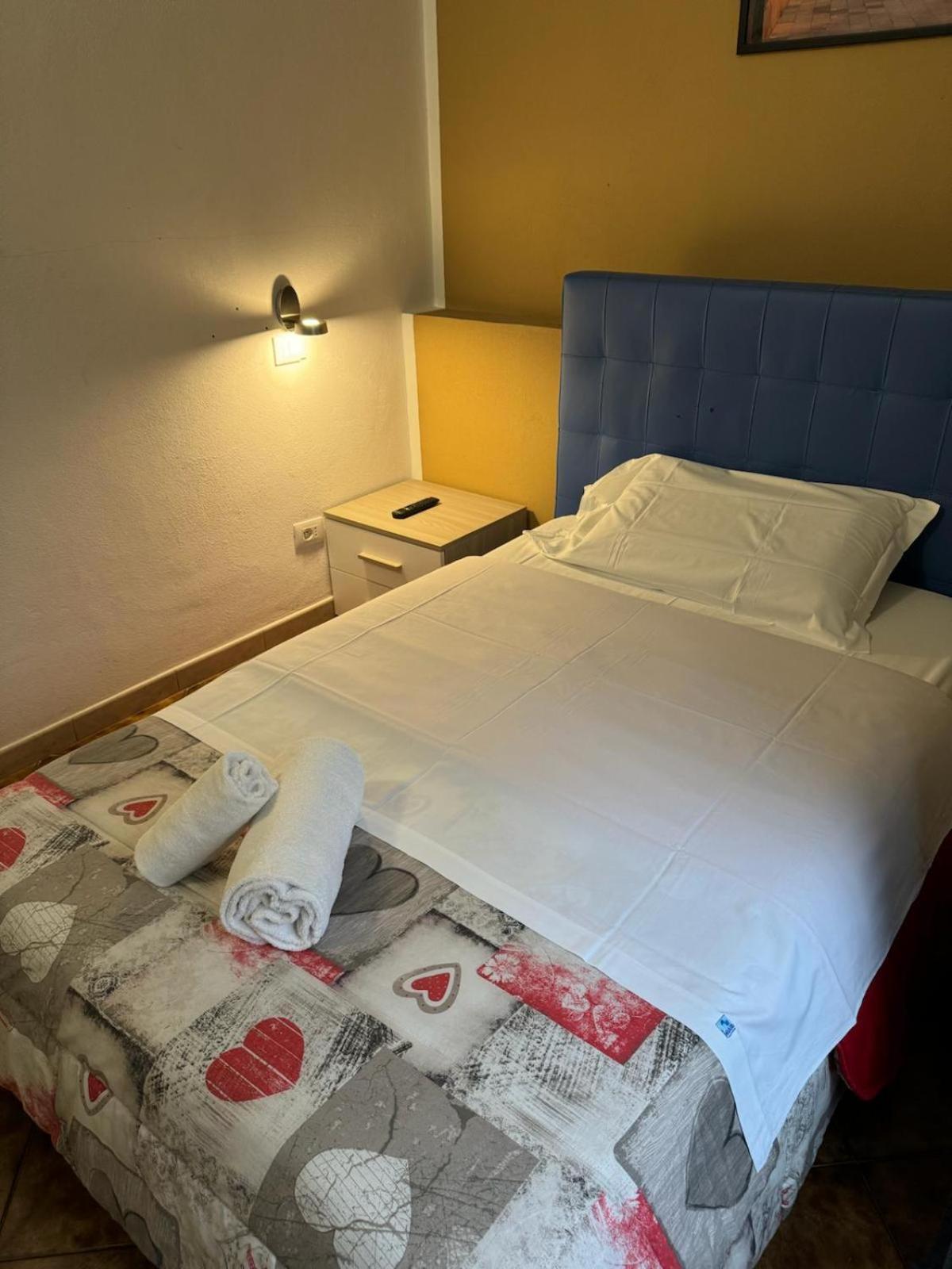 Crown Guest House Pisa Exterior photo